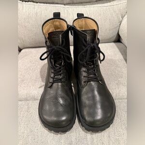 Unisex EU 41 Black Leather Lace-Up Boots